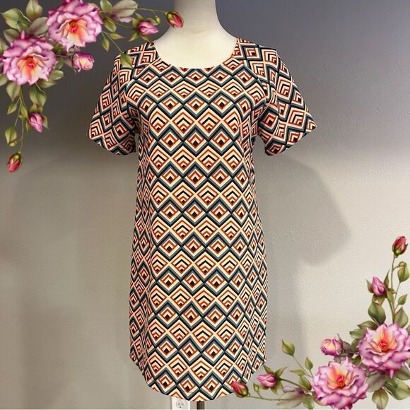 Everly short sleeve Geometric Patterned casual Dress size small - Picture 1 of 12
